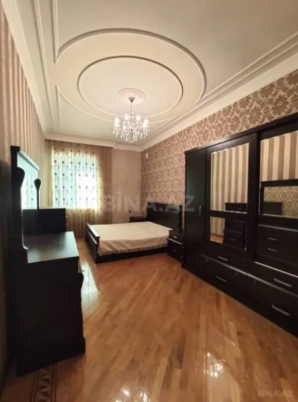 Satılır 7 otaqlı həyət evi 622 m²