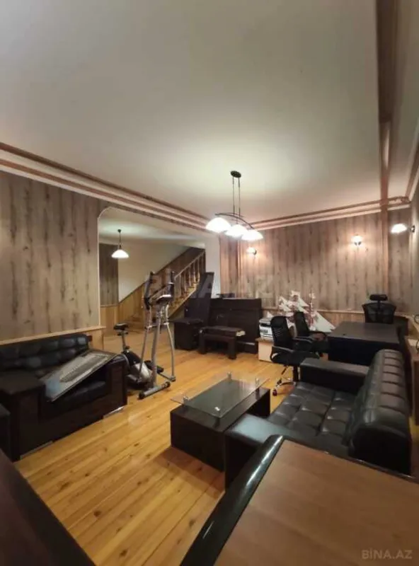 Satılır 7 otaqlı həyət evi 622 m²