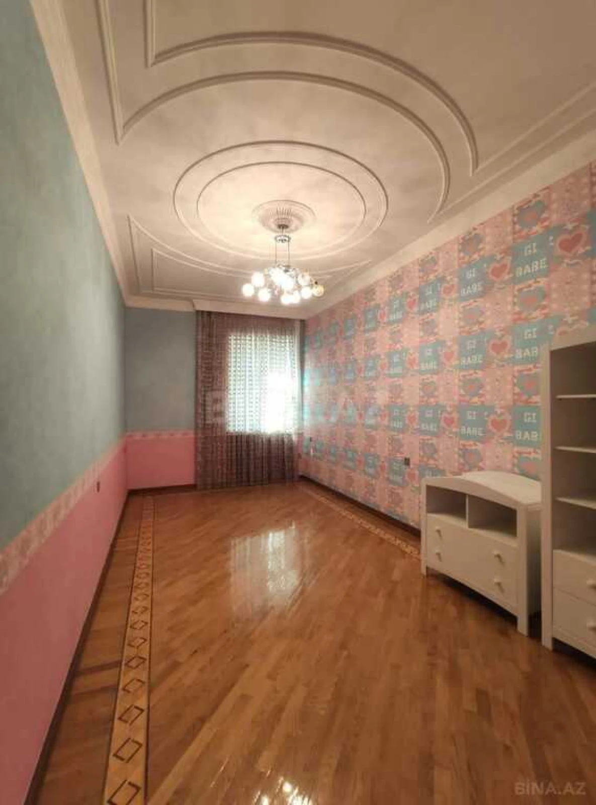 Satılır 7 otaqlı həyət evi 622 m²