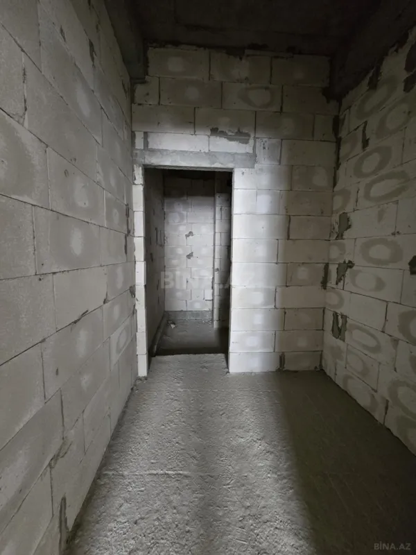 Satılır 4 otaqlı mənzil 220 m²