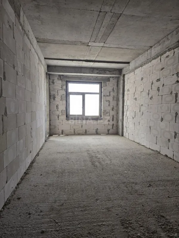 Satılır 4 otaqlı mənzil 220 m²