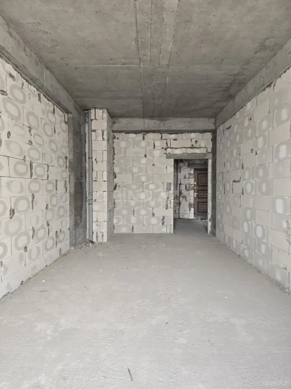 Satılır 4 otaqlı mənzil 220 m²