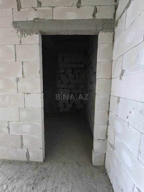 Satılır 4 otaqlı mənzil 220 m²