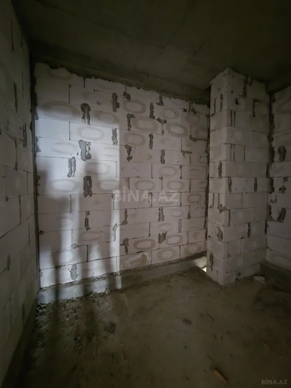 Satılır 4 otaqlı mənzil 220 m²