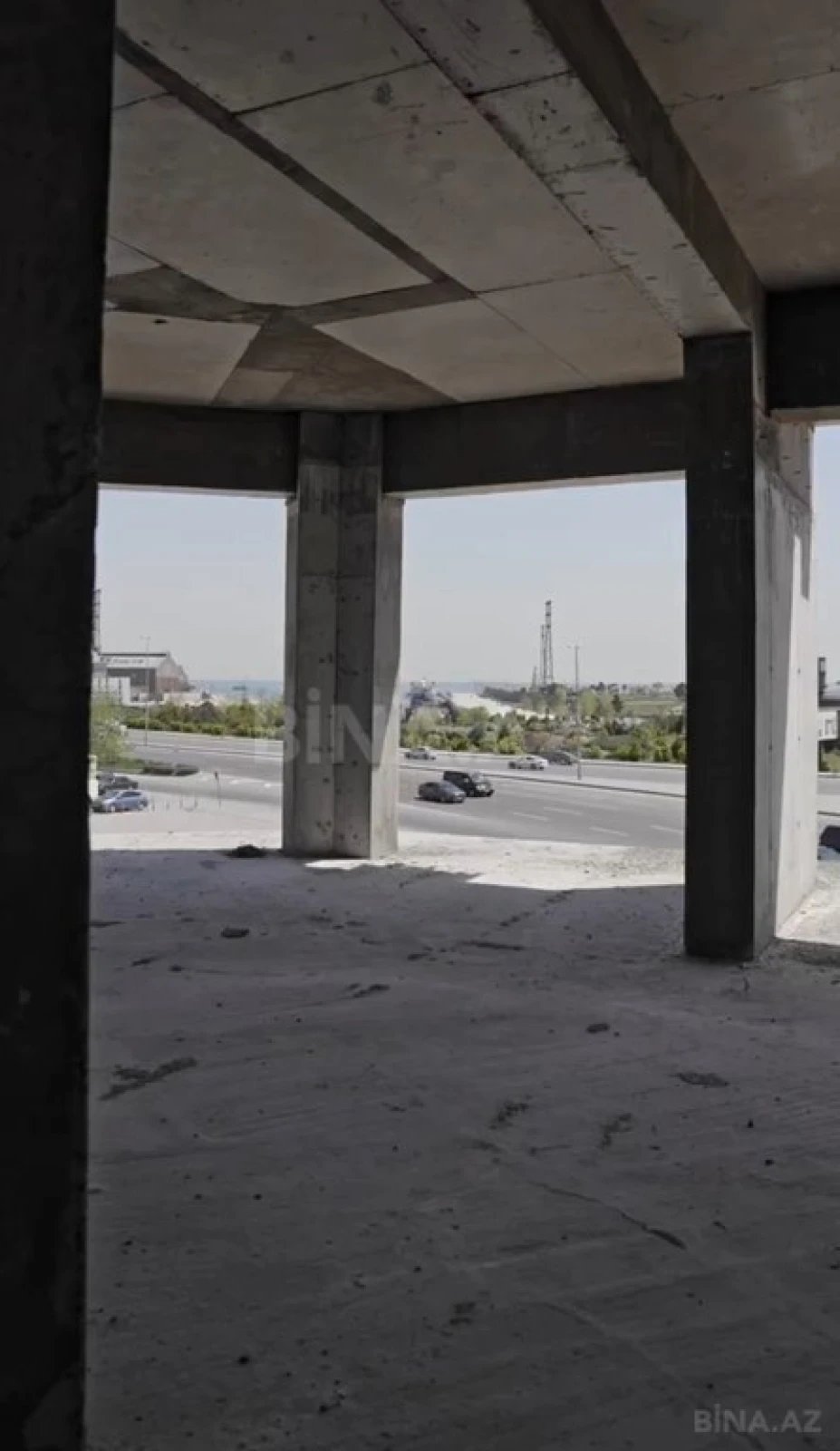 Satılır 2 otaqlı mənzil 122 m²