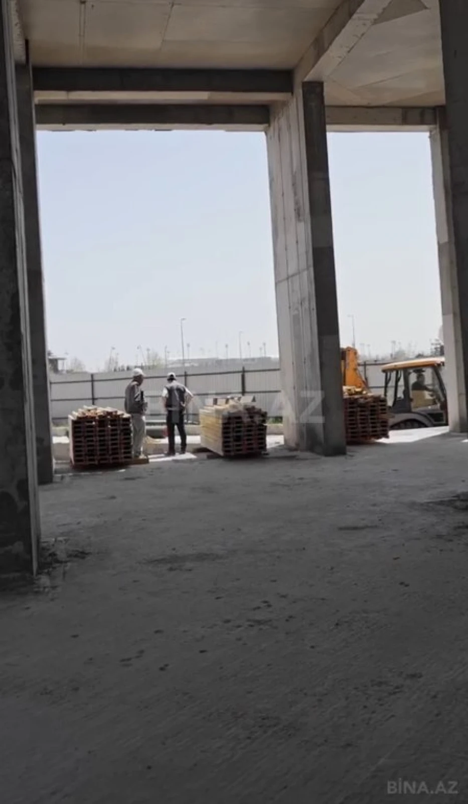 Satılır 2 otaqlı mənzil 122 m²