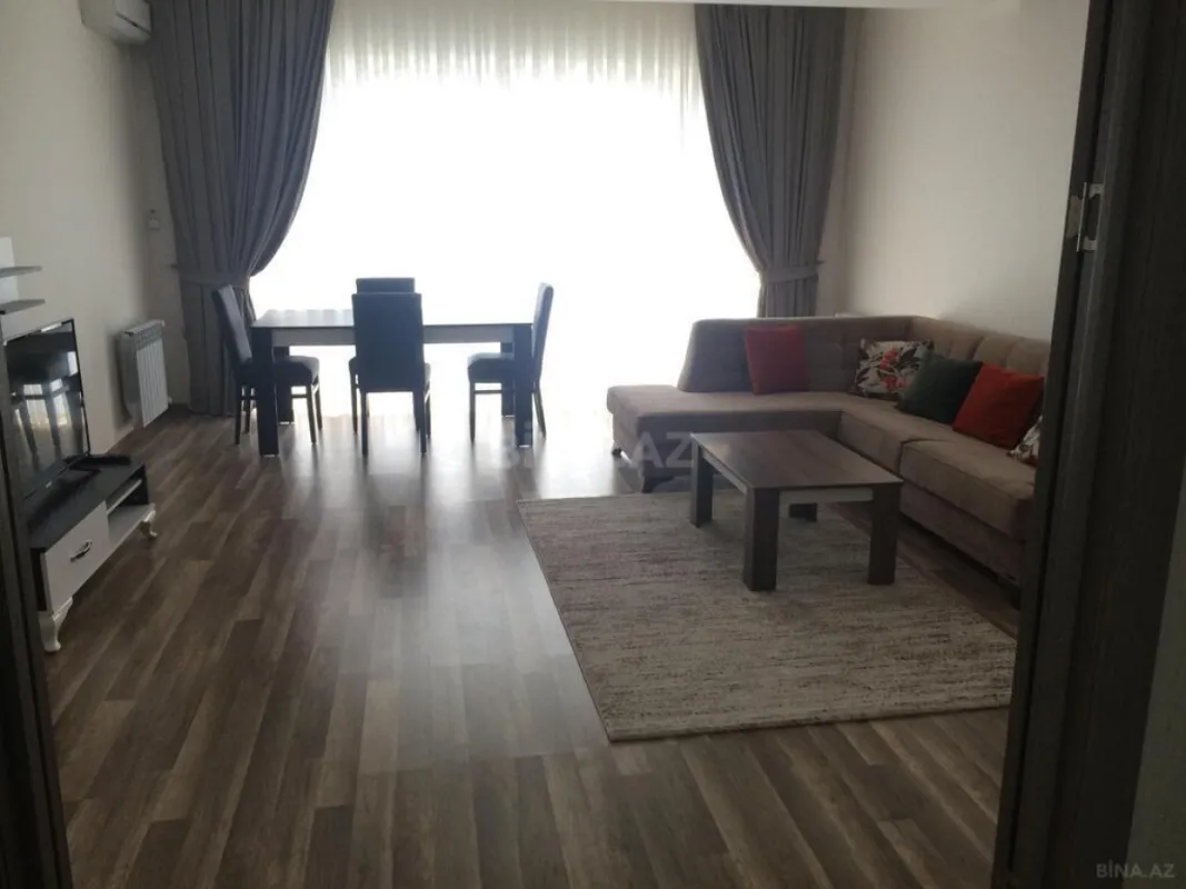 Kirayə verilir 2 otaqlı mənzil 96 m²