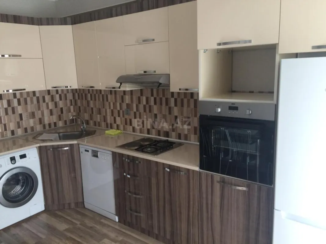 Kirayə verilir 2 otaqlı mənzil 96 m²
