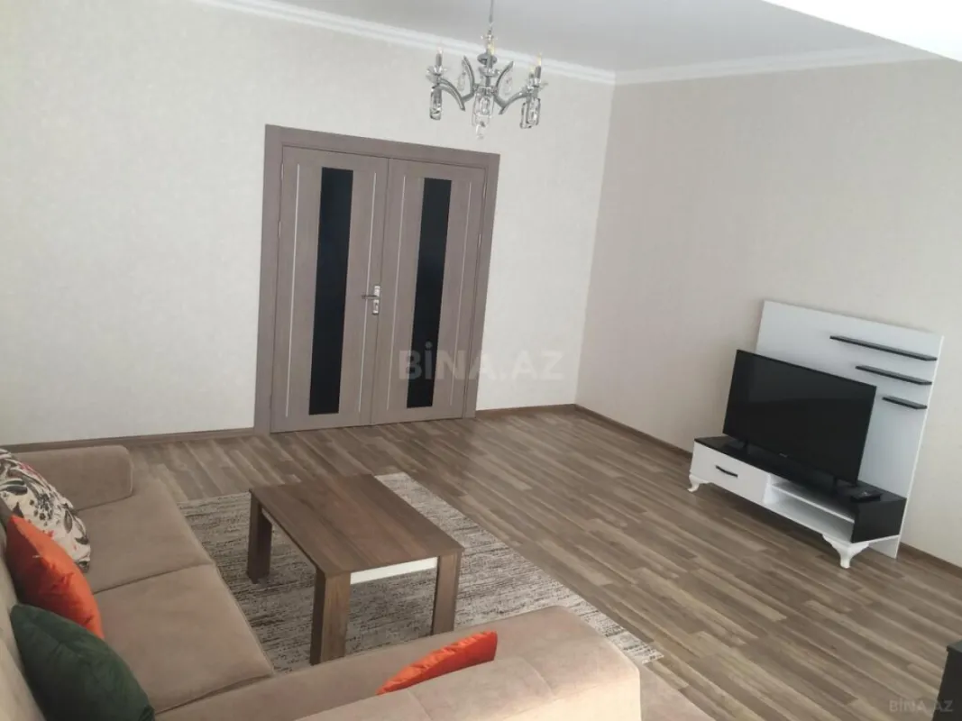 Kirayə verilir 2 otaqlı mənzil 96 m²