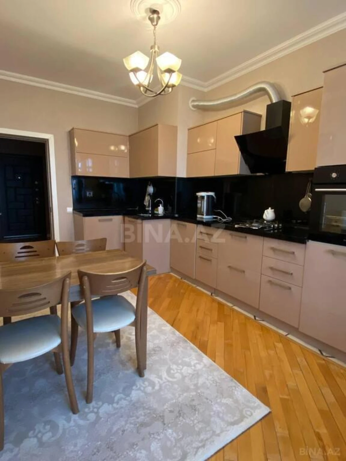 Satılır 2 otaqlı mənzil 95 m²