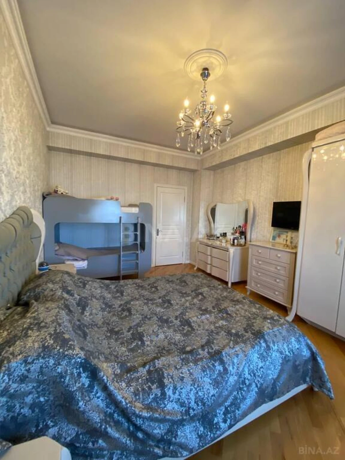 Satılır 2 otaqlı mənzil 95 m²