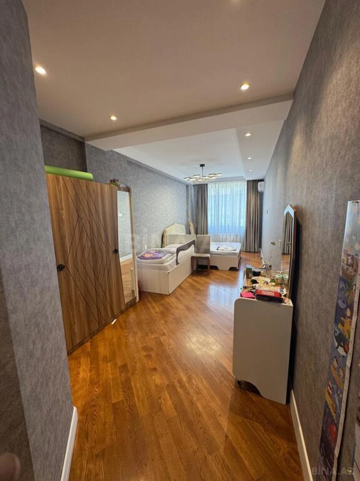 Kirayə verilir 3 otaqlı mənzil 150 m²