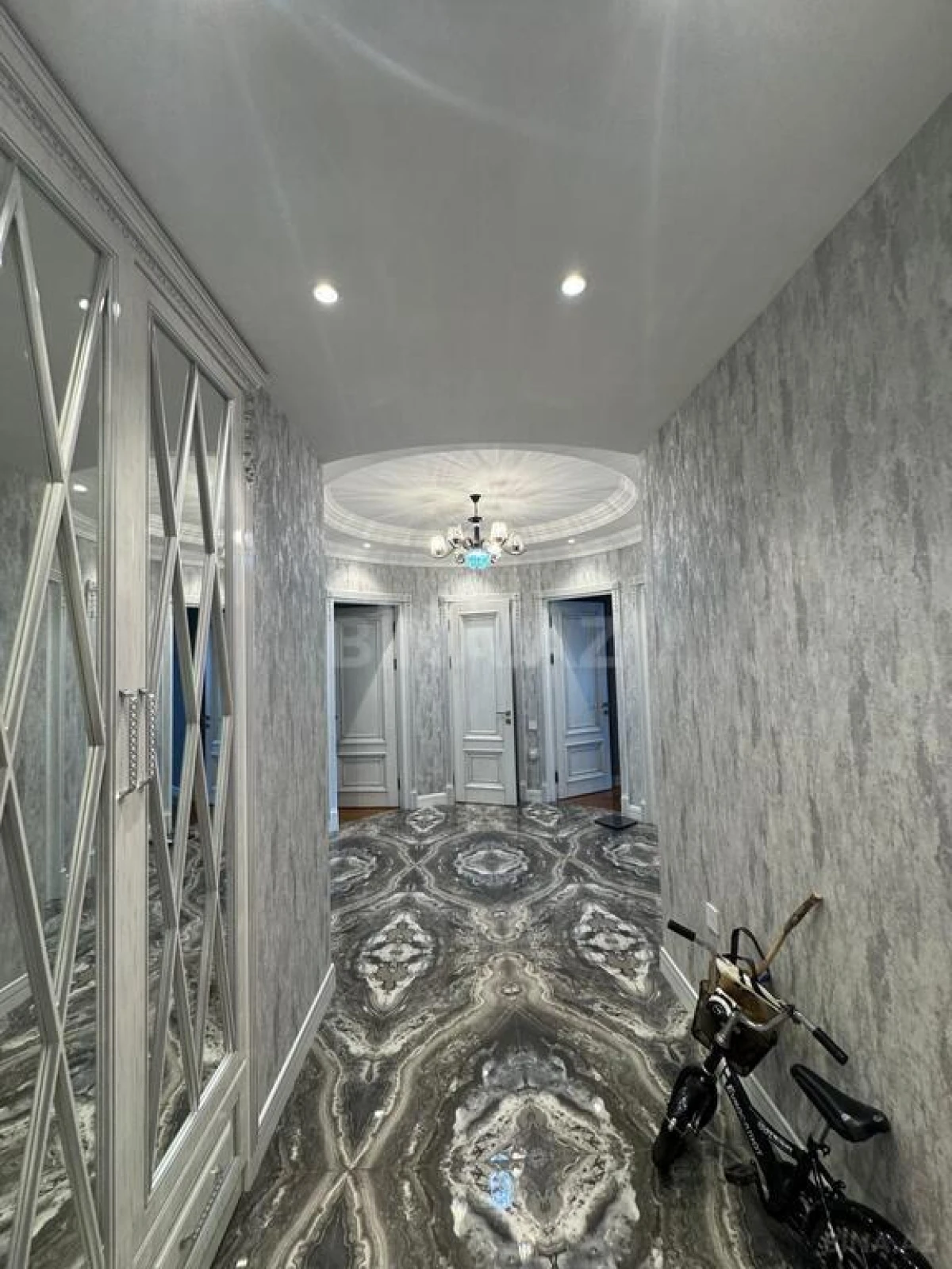 Kirayə verilir 3 otaqlı mənzil 150 m²