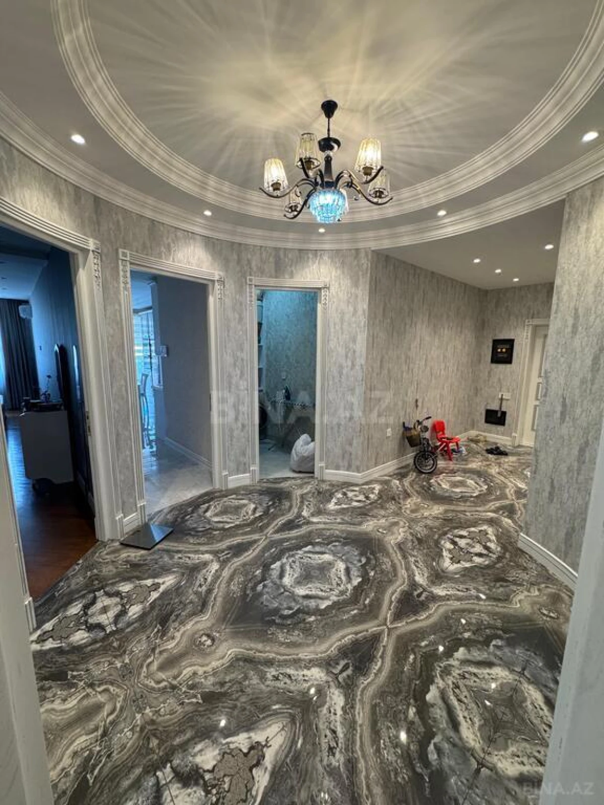 Kirayə verilir 3 otaqlı mənzil 150 m²