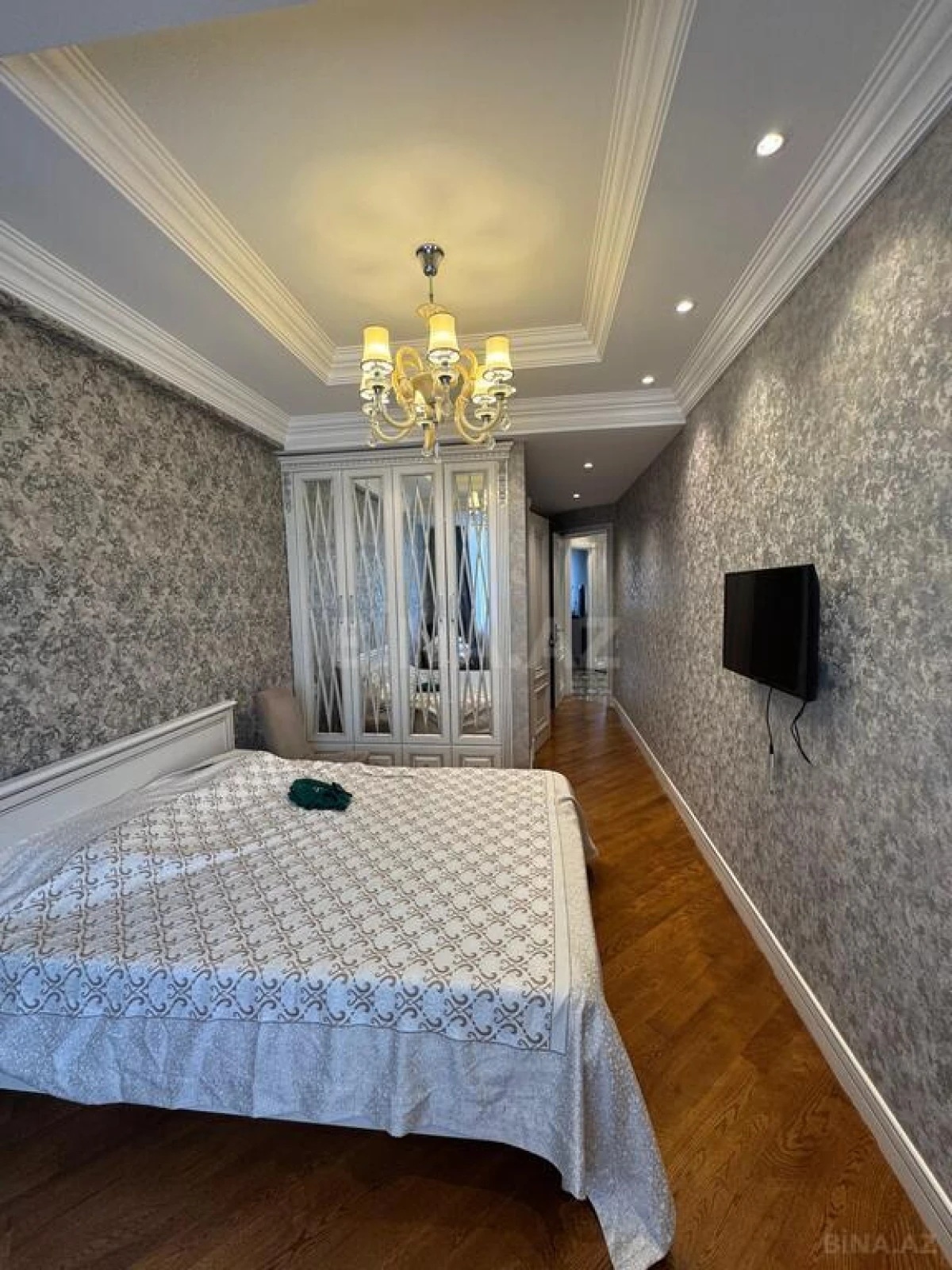 Kirayə verilir 3 otaqlı mənzil 150 m²