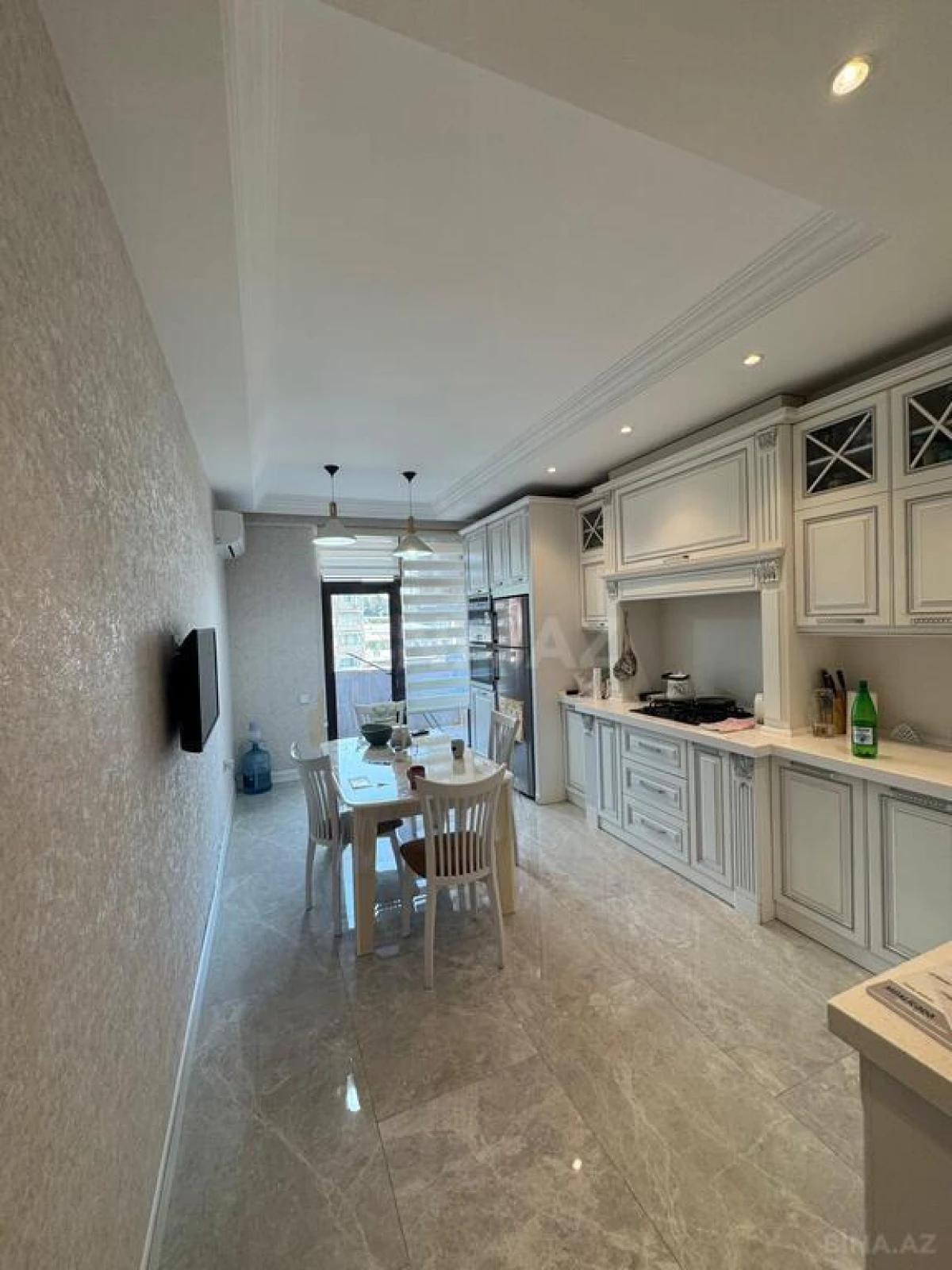 Kirayə verilir 3 otaqlı mənzil 150 m²