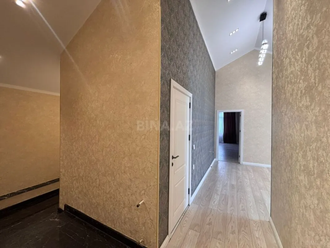 Satılır 6 otaqlı həyət evi 350 m²