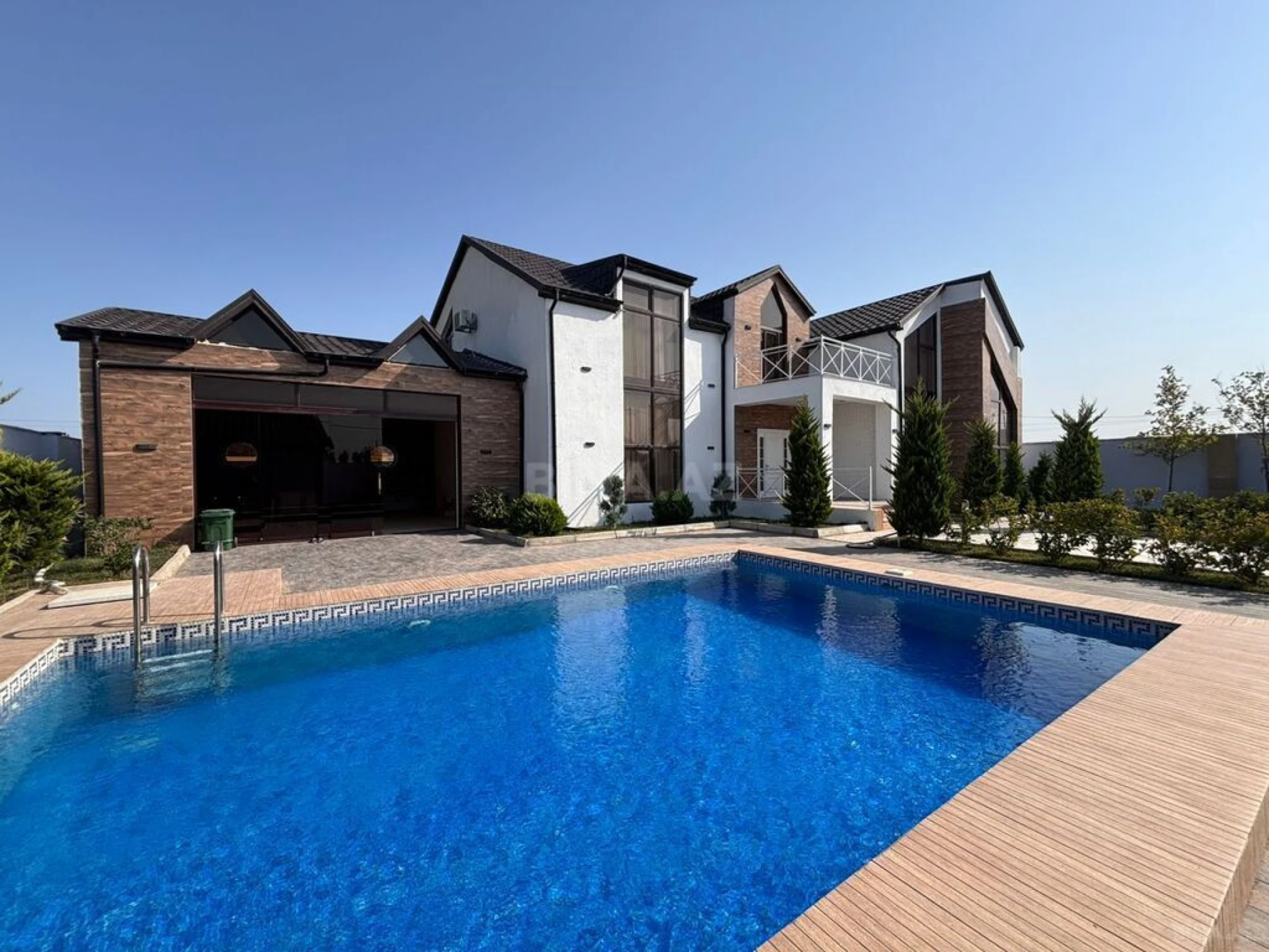 Satılır 6 otaqlı həyət evi 350 m²