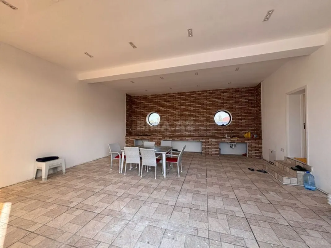 Satılır 6 otaqlı həyət evi 350 m²