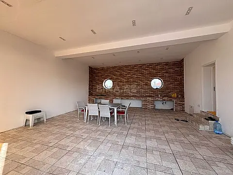 Satılır 6 otaqlı həyət evi 350 m²