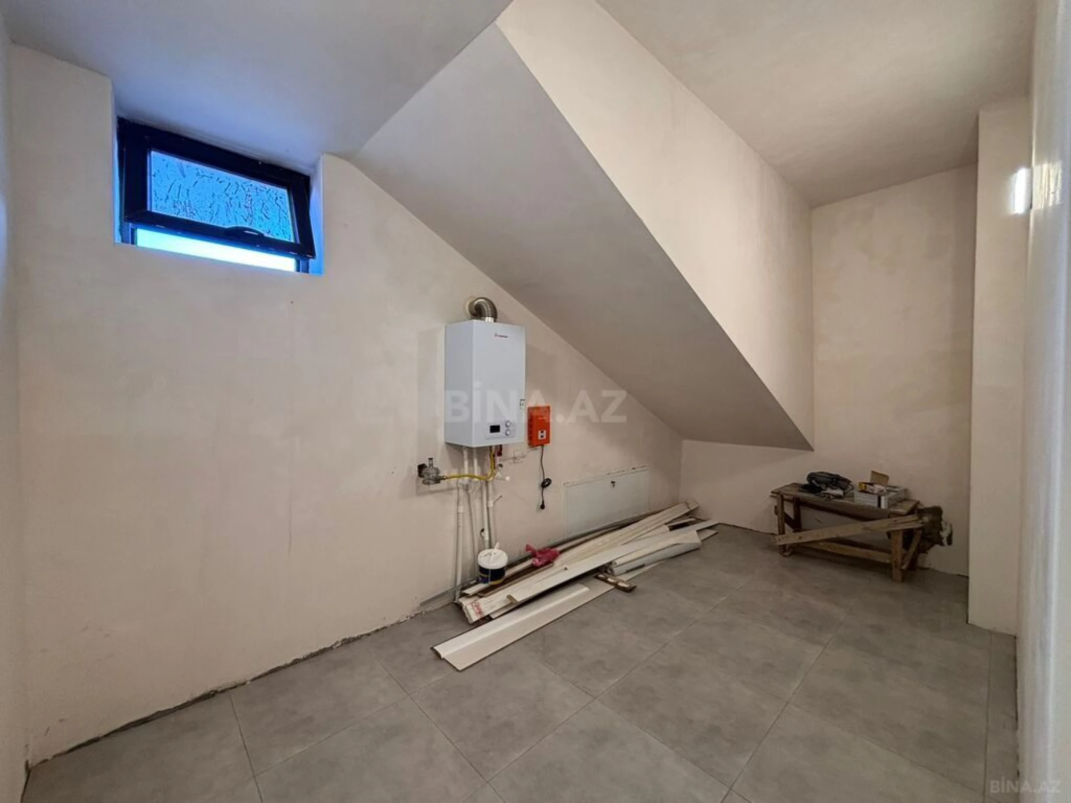 Satılır 6 otaqlı həyət evi 350 m²