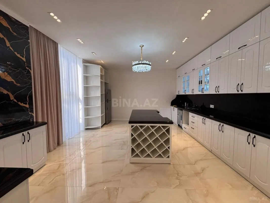 Satılır 6 otaqlı həyət evi 350 m²