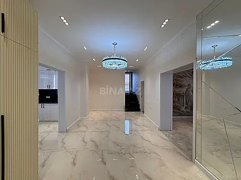Satılır 6 otaqlı həyət evi 350 m²