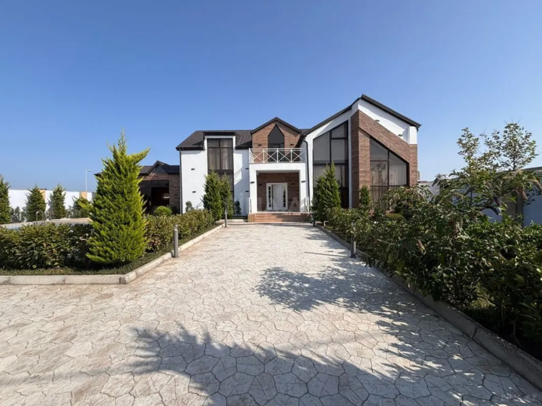 Satılır 6 otaqlı həyət evi 350 m²