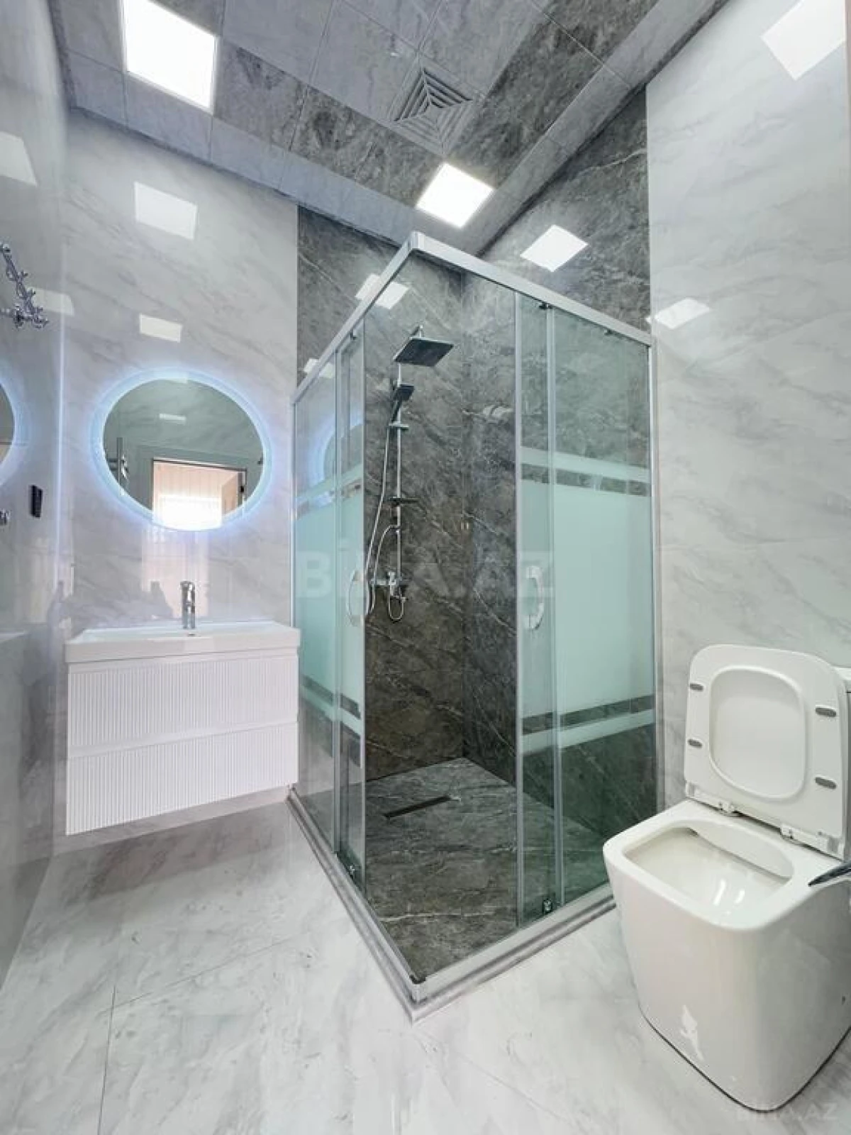 Satılır 4 otaqlı həyət evi 160 m²