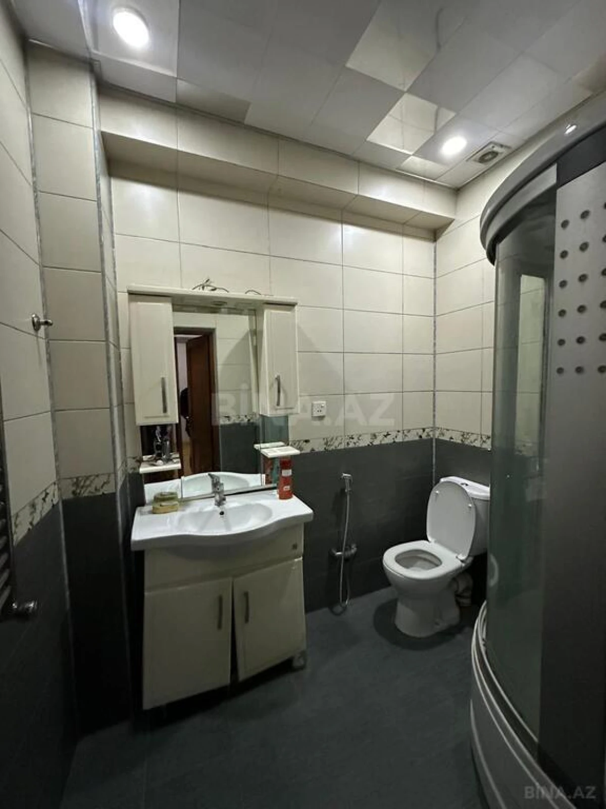 Satılır 3 otaqlı mənzil 157 m²