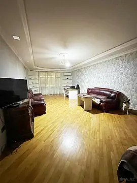 Satılır 3 otaqlı mənzil 157 m²