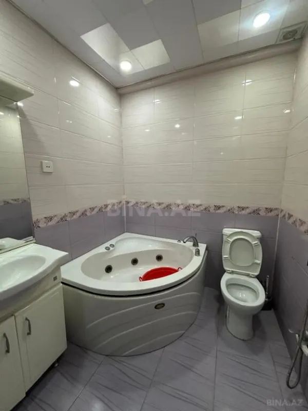 Satılır 3 otaqlı mənzil 157 m²