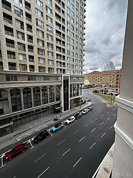 Satılır 3 otaqlı mənzil 157 m²