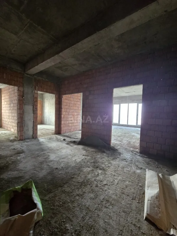 Satılır 3 otaqlı mənzil 157 m²