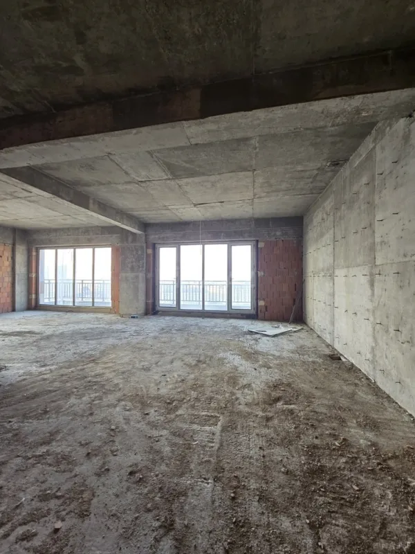 Satılır 3 otaqlı mənzil 157 m²