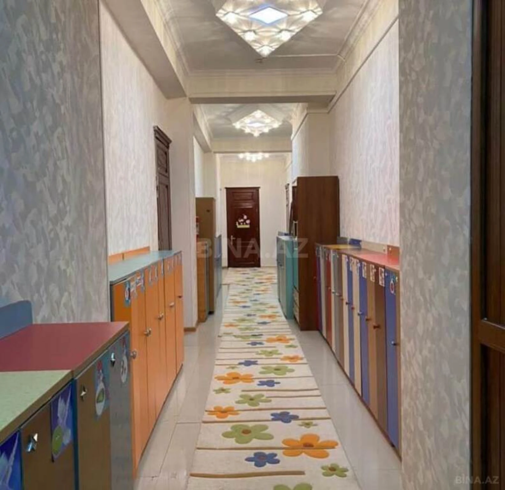 Satılır obyekt 230 m²