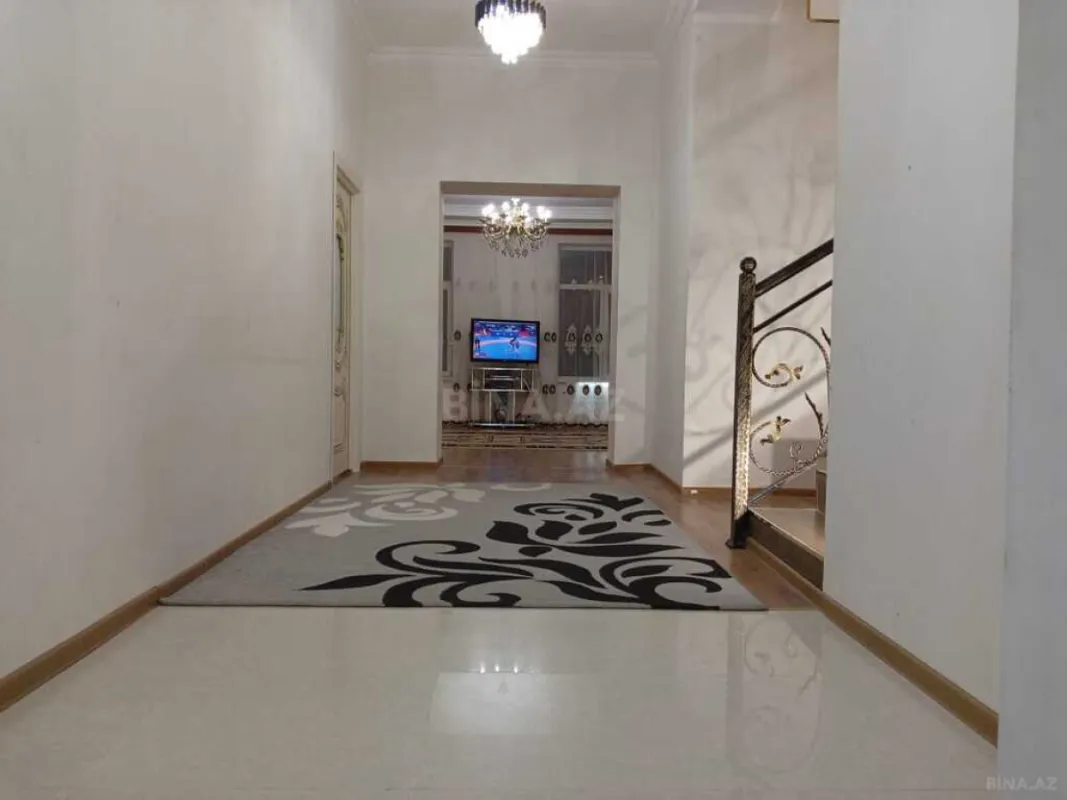Satılır 4 otaqlı həyət evi 200 m²