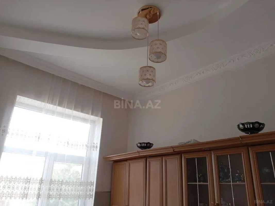 Satılır 4 otaqlı həyət evi 200 m²