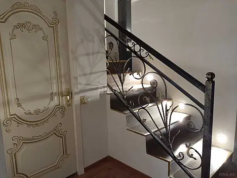 Satılır 4 otaqlı həyət evi 200 m²