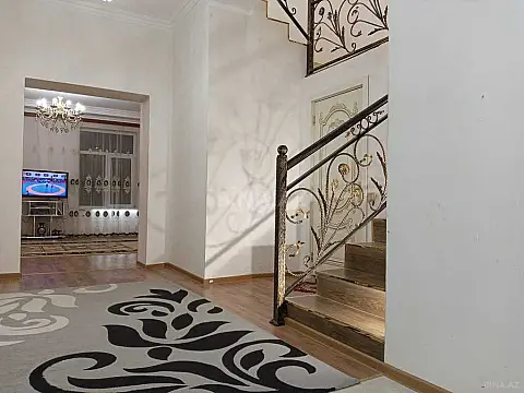 Satılır 4 otaqlı həyət evi 200 m²