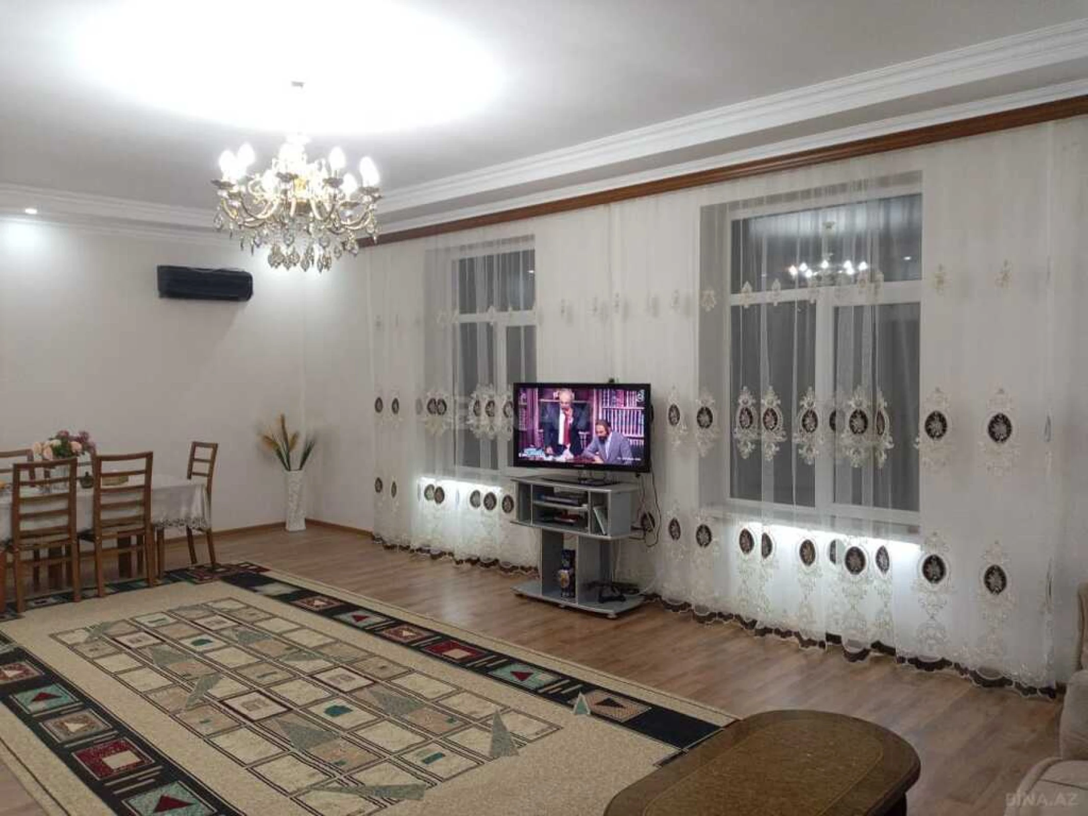 Satılır 4 otaqlı həyət evi 200 m²