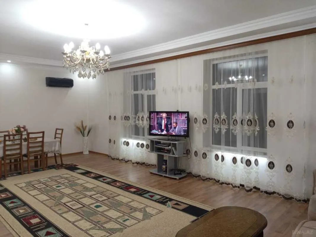 Satılır 4 otaqlı həyət evi 200 m²