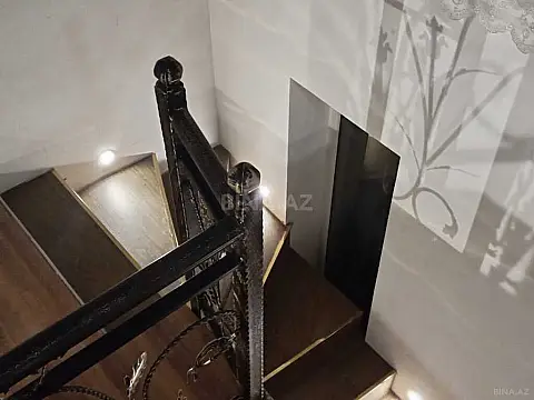 Satılır 4 otaqlı həyət evi 200 m²