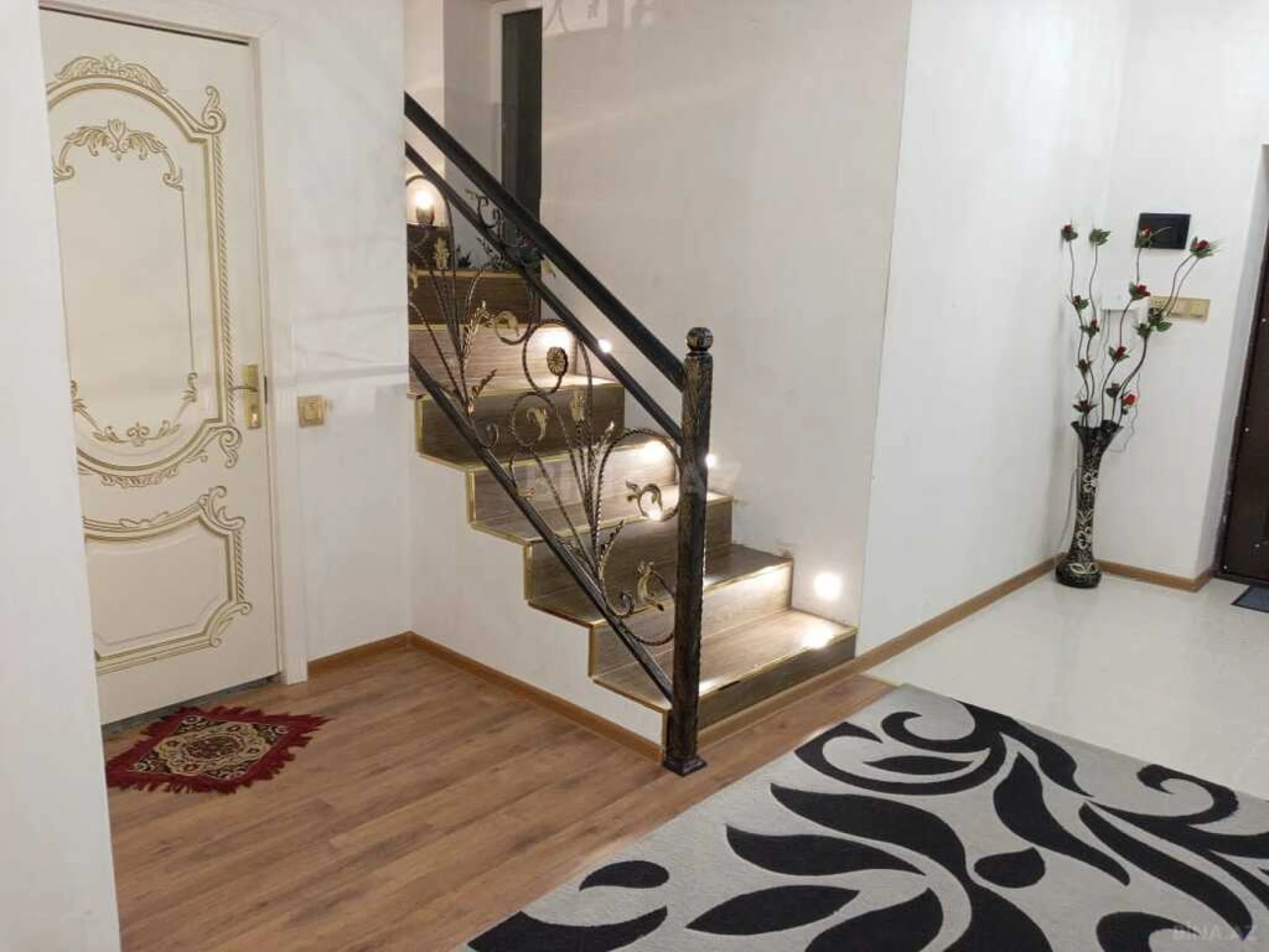 Satılır 4 otaqlı həyət evi 200 m²
