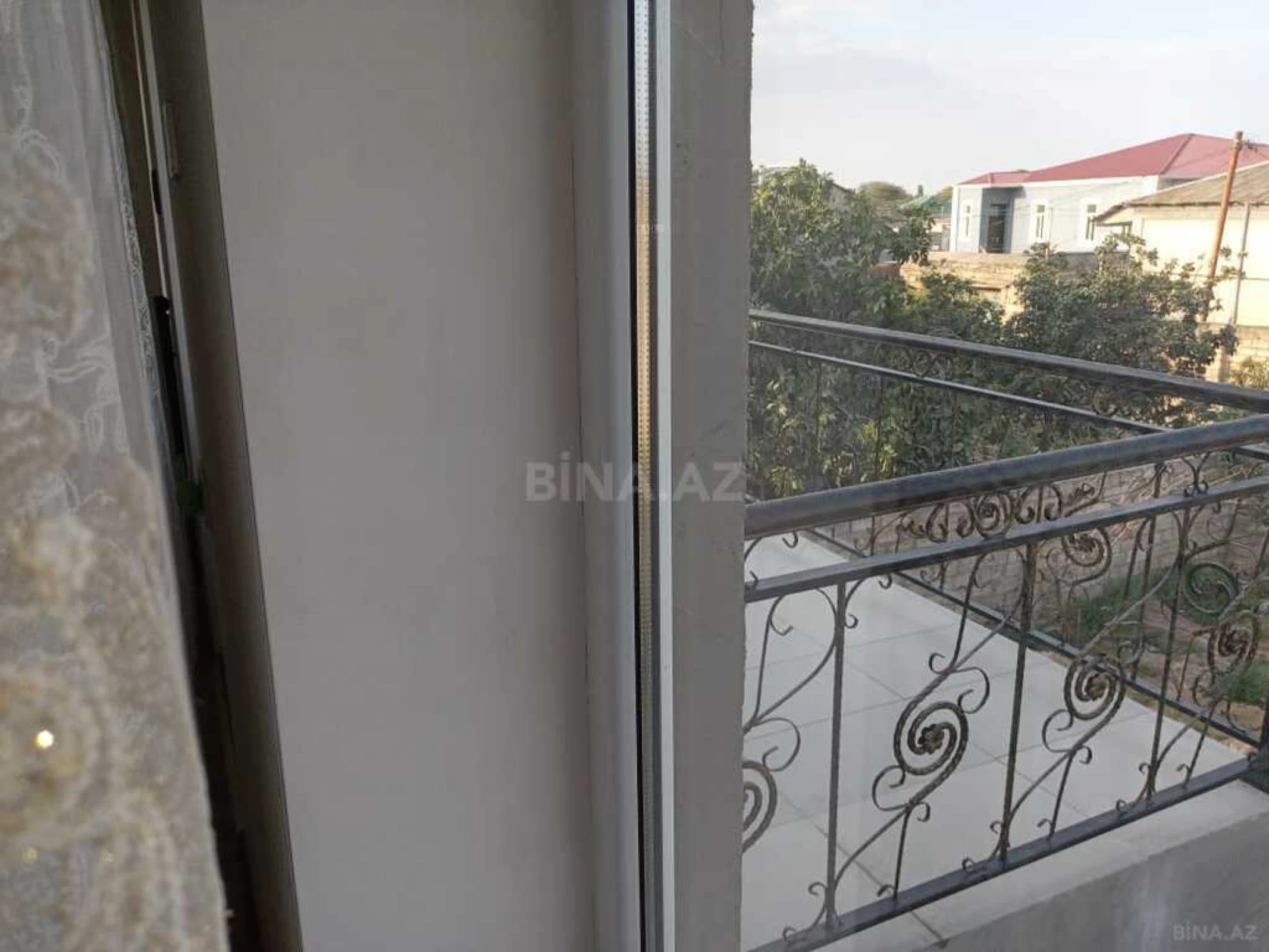 Satılır 4 otaqlı həyət evi 200 m²