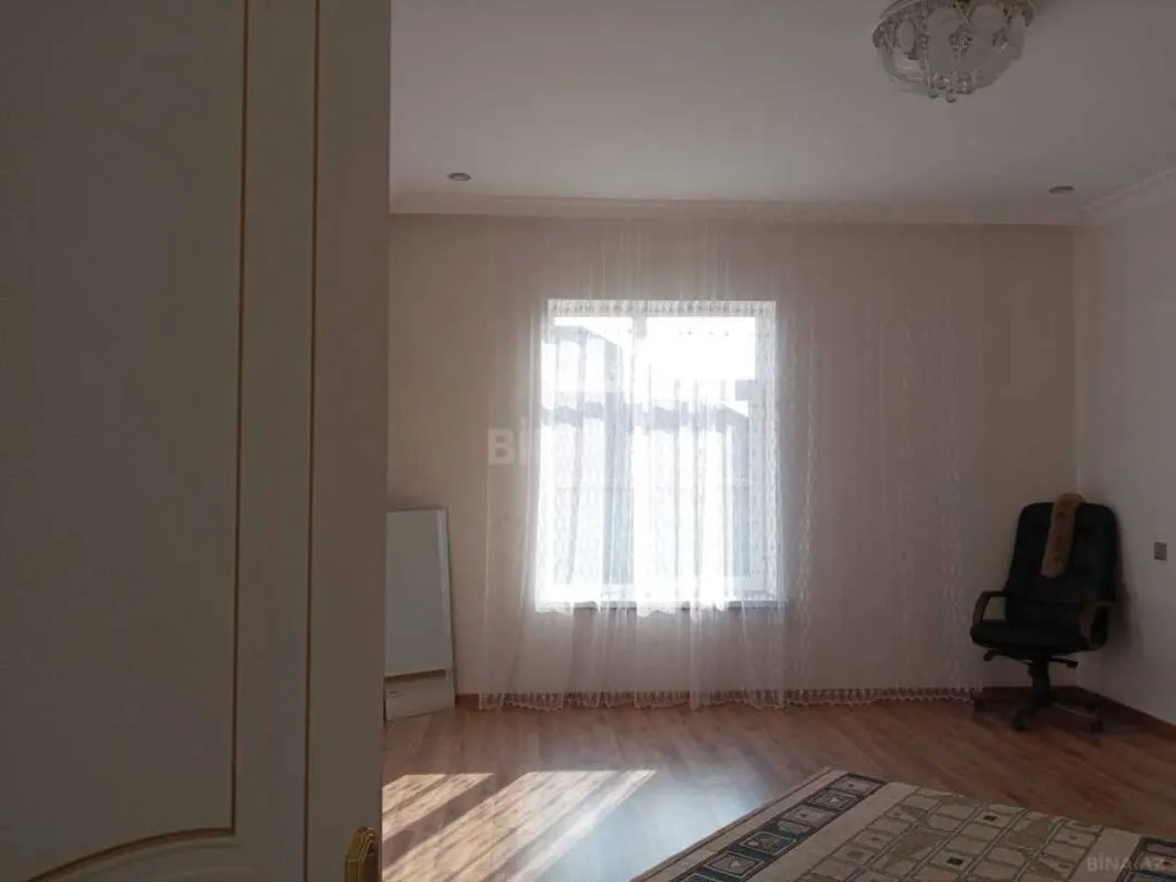 Satılır 4 otaqlı həyət evi 200 m²