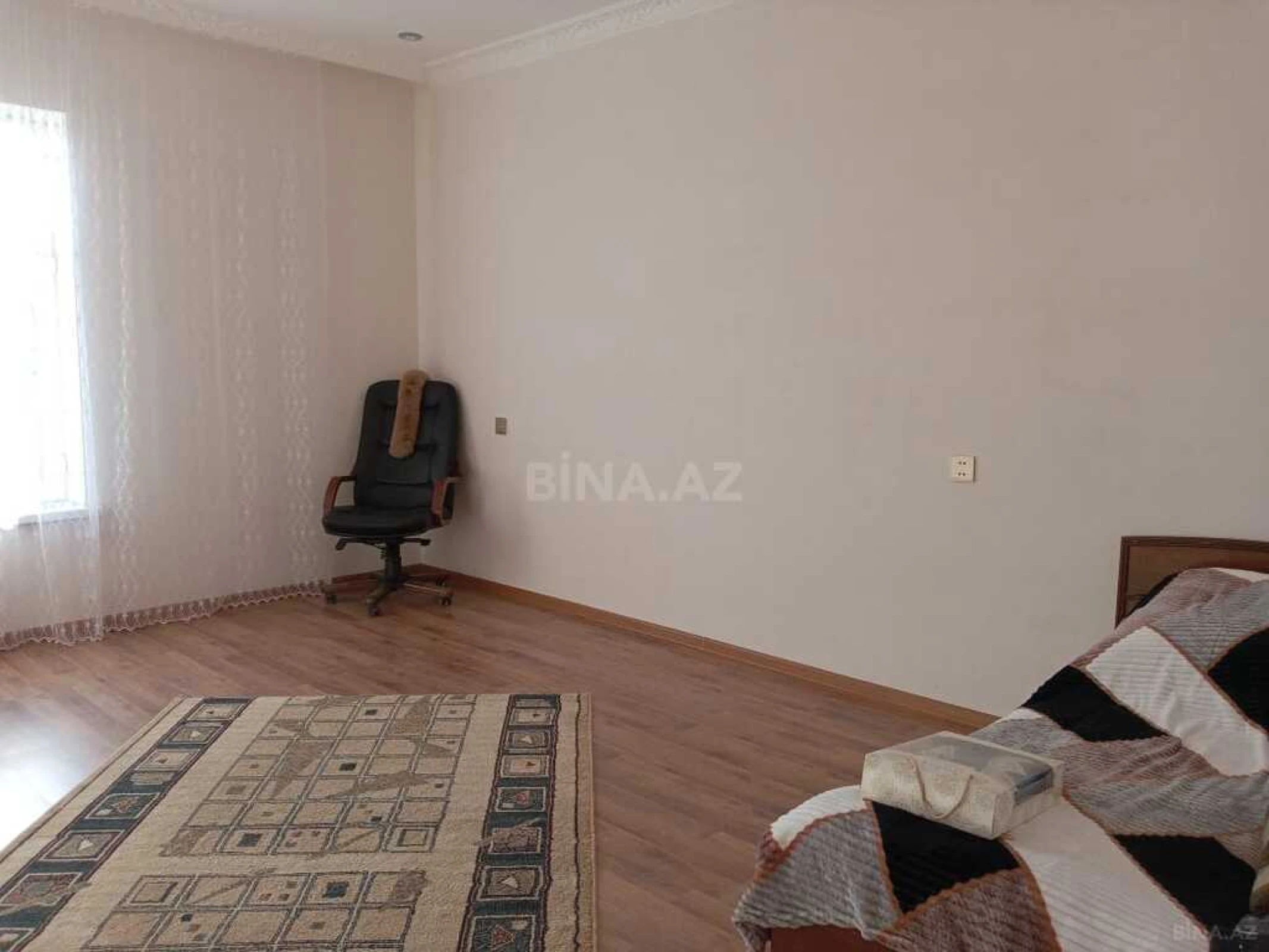 Satılır 4 otaqlı həyət evi 200 m²