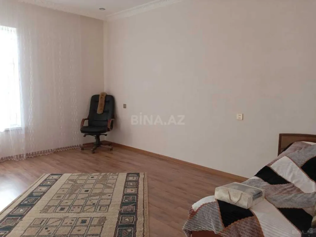 Satılır 4 otaqlı həyət evi 200 m²