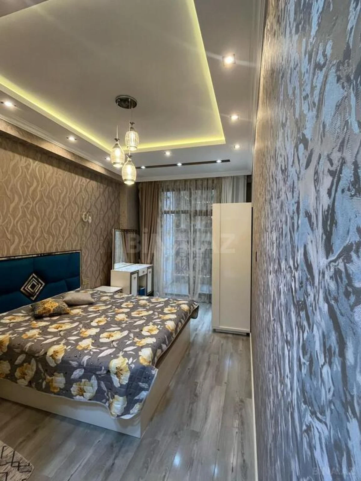 Kirayə verilir 3 otaqlı mənzil 120 m²