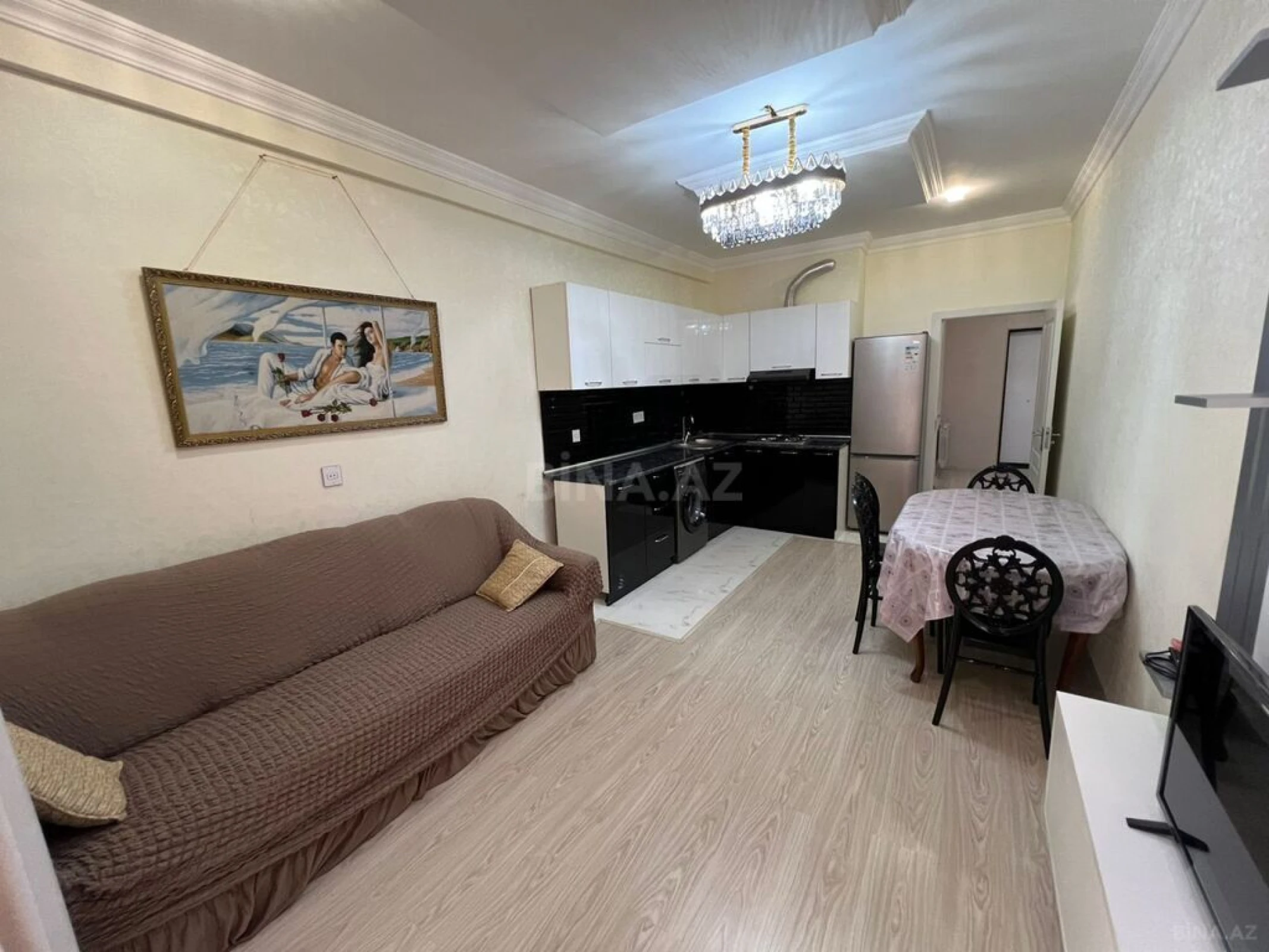 Kirayə verilir 2 otaqlı mənzil 70 m²